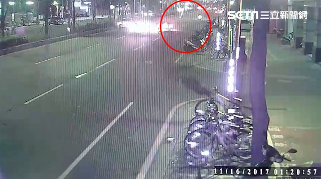 老翁違規、小黃無照！翁遭撞死誰負責