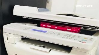老爸影印「平板文件」　結果女兒笑瘋