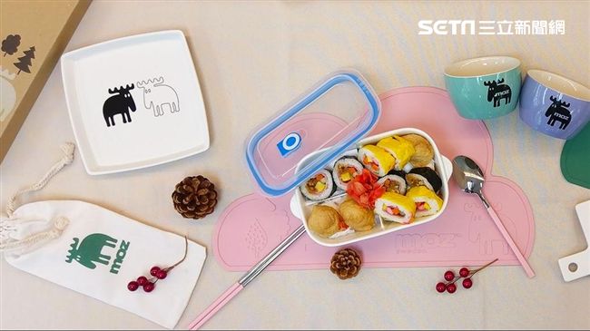 滿滿的麋鹿！超商精品集點吹起耶誕風