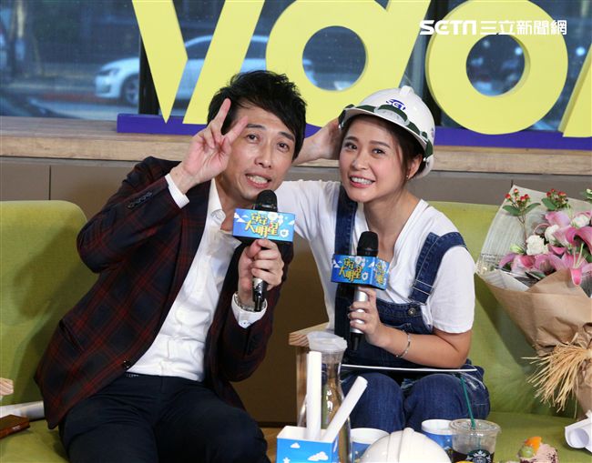 李燕上安安大明星直播提前過生日。（記者邱榮吉/攝影）