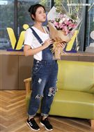 李燕上安安大明星直播提前過生日。（記者邱榮吉/攝影）