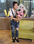 李燕上安安大明星直播提前過生日。（記者邱榮吉/攝影）