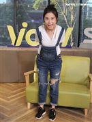 李燕上安安大明星直播提前過生日。（記者邱榮吉/攝影）