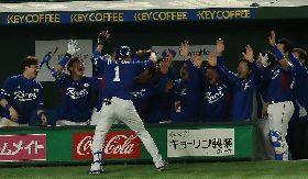 亞冠開幕戰　南韓金河成全壘打