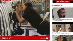 賽琳娜（Selena Gomez）小賈斯汀（Justin Bieber）
http://www.tmz.com/2017/11/16/justin-bieber-selena-gomez-kissing-hockey/