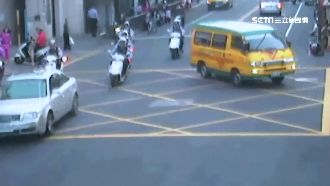 警匪追逐實戰片！毒蟲拒檢險撞娃娃車