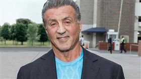 席維斯史特龍（Sylvester Stallone）
https://www.facebook.com/SylvesterStallone/photos/a.245021229220702.1073741828.126257224430437/283383582051133/?type=3&theater