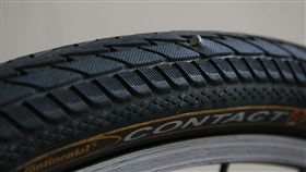 16:9
車輪 釘子 爆胎
圖／攝影者Sakai Yuya, Flickr CC License
https://flic.kr/p/7pBU2f