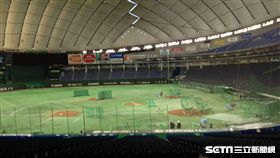 ▲東京巨蛋賽前工作人員準備相當多。（圖／記者蕭保祥攝）