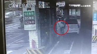 糊塗駕駛加油恍神　車插油槍開回家