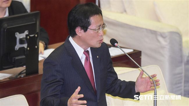 雙城論壇講稿是機密？柯逃過一劫