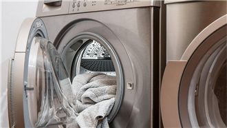 她洗衣一動作遭灼傷眼角膜　視力僅剩0.06