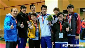 ▲楊宗燁（中）於中國西安公開賽踢銀。（圖／黃卉君提供）