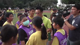 血癌童跑大隊接力　全班陪他跑向終點