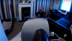 ReuBekah Vidz,Reuben,Bekah,吹風槍,滾筒油漆刷把,衛生紙,俠盜獵車手,電玩 圖／翻攝自YouTube https://goo.gl/nk4b5E