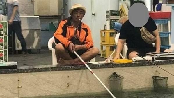 阿伯用「拖把釣竿」　戰果打趴釣客