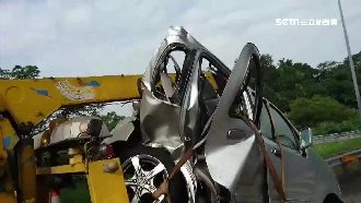 遊覽車撞轎車4死　三代同車拜拜遇劫