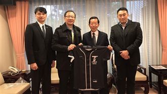 吳志揚拜會謝長廷　討論沖繩組第5隊