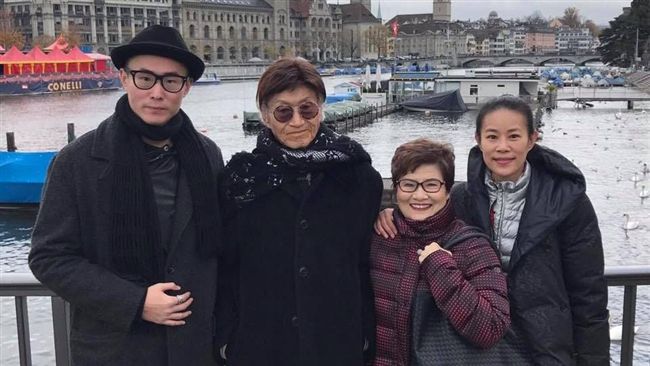 傅達仁憔悴露面　兒子的回應是…