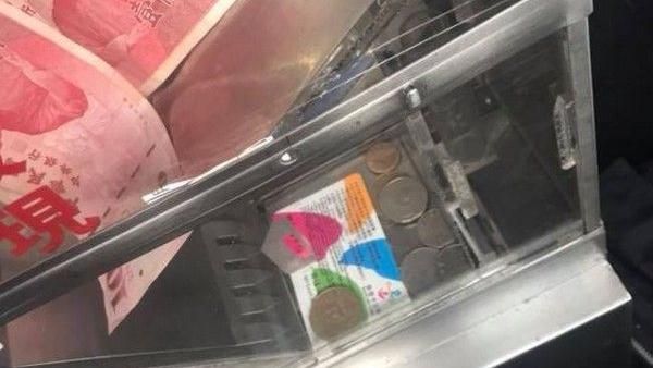 零錢箱驚見悠遊卡　乘客竟這樣瞎回應