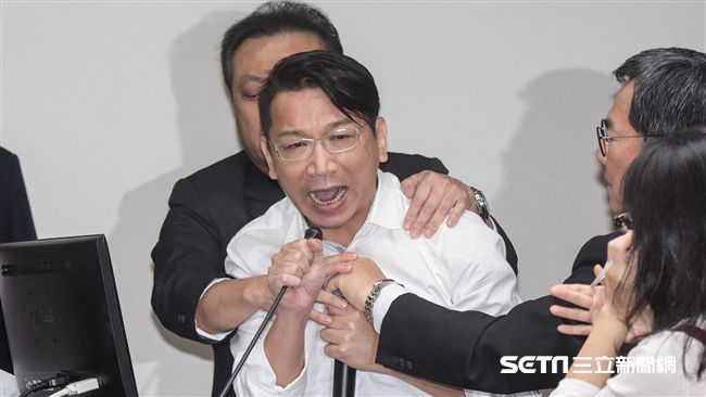 次長請辭、立委又亂　修法要到何時