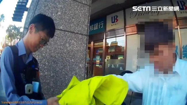 第一次提款較生疏　女車手滿嘴謊遭逮