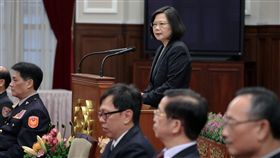 蔡英文總統接見我國參加「2017第17屆世界警察消防運動會」代表團。（圖／總統府提供）