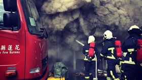 消防,學長,救災,家屬,怕死,哭泣,流淚,那時候，忘記對消防員說的感謝　圖／翻攝自臉書那時候，忘記對消防員說的感謝