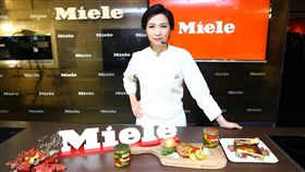 嘉儀企業-Miele提供　陳嵐舒　KM6839 TempControl智慧恆溫感應爐　EVS6114嵌入式真空包裝機 