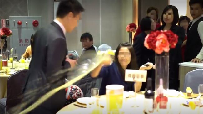 白吃女惡名遠播？美容店：對空氣說話