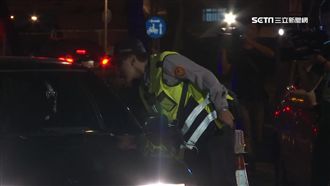 警臨檢遇衝撞　緩衝區「躲警車」保命