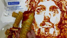 香腸捲,番茄醬,Nathan Wyburn,英國,威爾斯,耶穌,Marmite,唇印,肖像　圖／翻攝自Nathan Wyburn臉書　https://goo.gl/9aoDRE