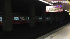 台鐵,臥軌,月台,火車，圖/讀者提供