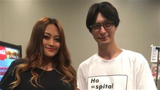 家家唱到美國　「男朋友」驚喜現身！
