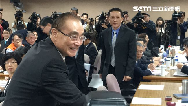 馮世寬批慶富：不仁不義令人噁心