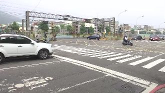 明明禁止左轉！一天近500車玩命