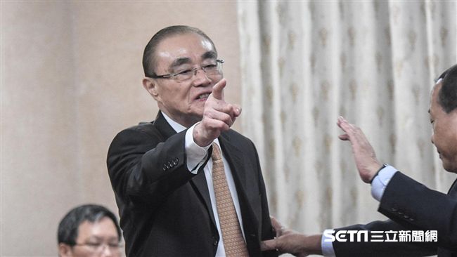 慶富案傷國軍形象　馮世寬：自請處分