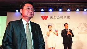 名家／新新聞／味全總經理蘇守斌（前）從中國市場找到立足之地，本業獲利也持續好轉。（勿用）