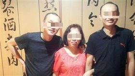 王員（右）獨自一人承租這處大樓內，未料卻逃不過這場大火。（圖／翻攝自臉書）