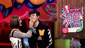 蛇精男。（圖／翻攝自YouTube）