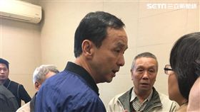 朱市長今日中午至板橋殯儀館慰問中和大火受難家屬　新北市府提供