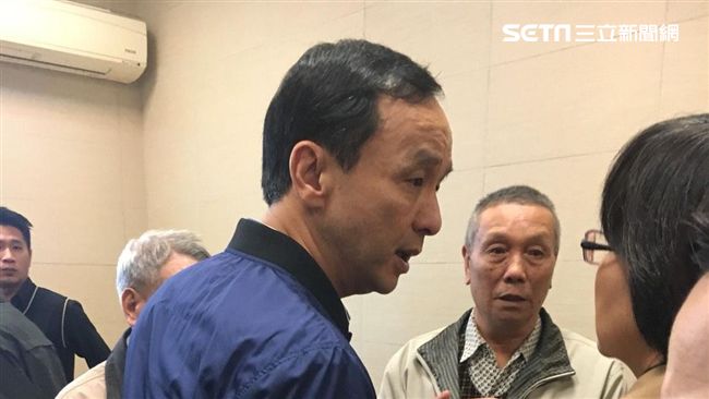 中和大火9死！朱立倫殯儀館慰問家屬