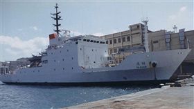 幻象機失聯　出動海軍達觀艦搜救空軍一架幻象機7日晚間失聯，國軍持續搜救。國防部長馮世寬12日下令海軍達觀艦出海搜尋。（國防部提供）中央社記者呂欣憓傳真　106年11月12日