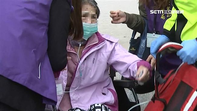 惡火釀9死　死者母插鼻胃管認屍哭癱