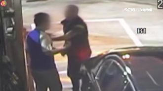 不滿加98變95　賓利車主掌摑員工