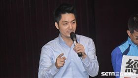 國民黨立委佔領主席台反對一例一休詐騙勞工，國民黨立委蔣萬安 圖／記者林敬旻攝