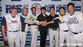 冬聯總教練會議，左起歐美聯隊總教練Steve Janssen、日本社會人隊總教練石井章夫、中職聯隊總教練林振賢、中職秘書長馮勝賢、韓職聯隊總教練柳承安、日職東軍總教練川相昌弘、日職西軍總教練大道典良 圖／記者林敬旻攝