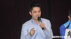 國民黨立委佔領主席台反對一例一休詐騙勞工，國民黨立委蔣萬安 圖／記者林敬旻攝