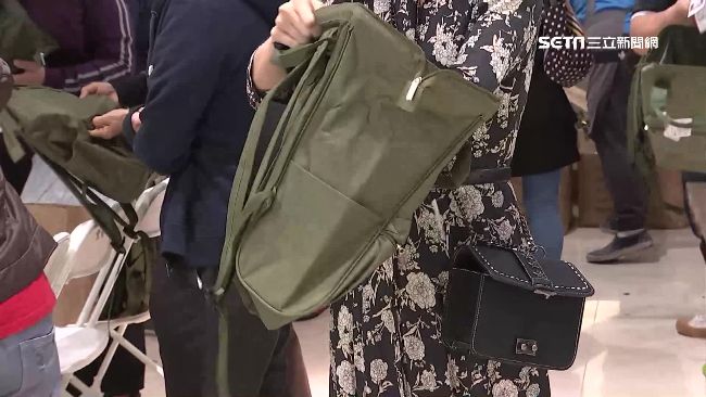 周年慶搶魚口包擠爆　拿到手卻落漆