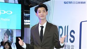 11月24日台北讯 晨翔出席手機活動